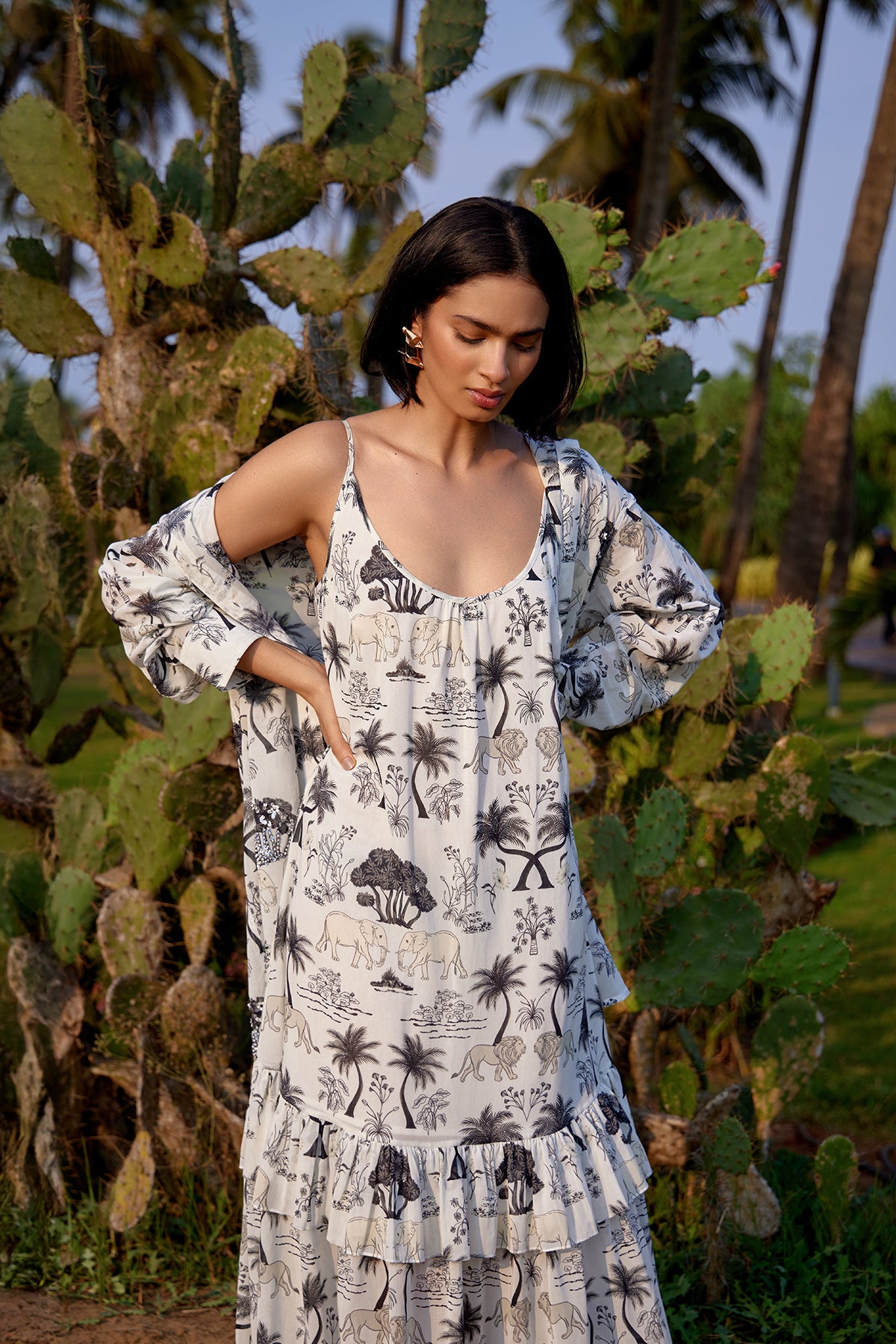 BLACK AND WHITE PRINTED SHIRT